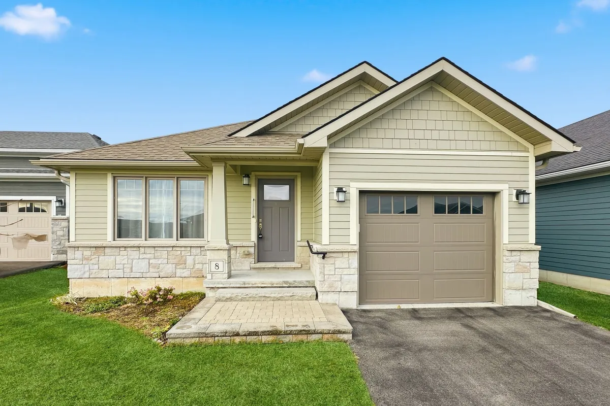8 Tessa Boulevard, ON K8N 4Z5