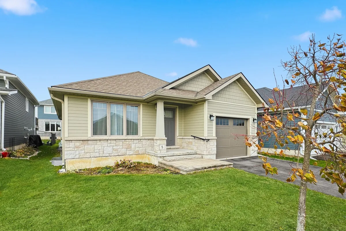 8 Tessa Boulevard, ON K8N 4Z5