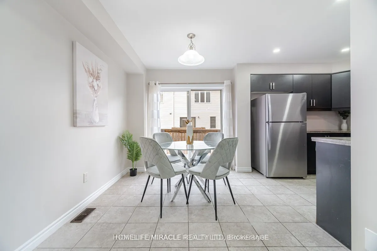 18 Kenridge Terrace, ON L8J 0G4