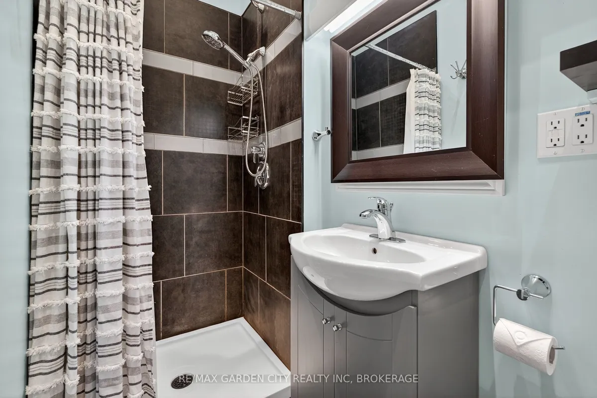 133 Connaught Avenue, ON L8L 6Z2