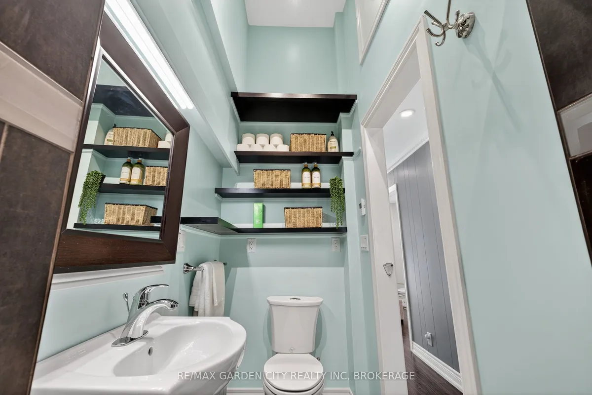 133 Connaught Avenue, ON L8L 6Z2