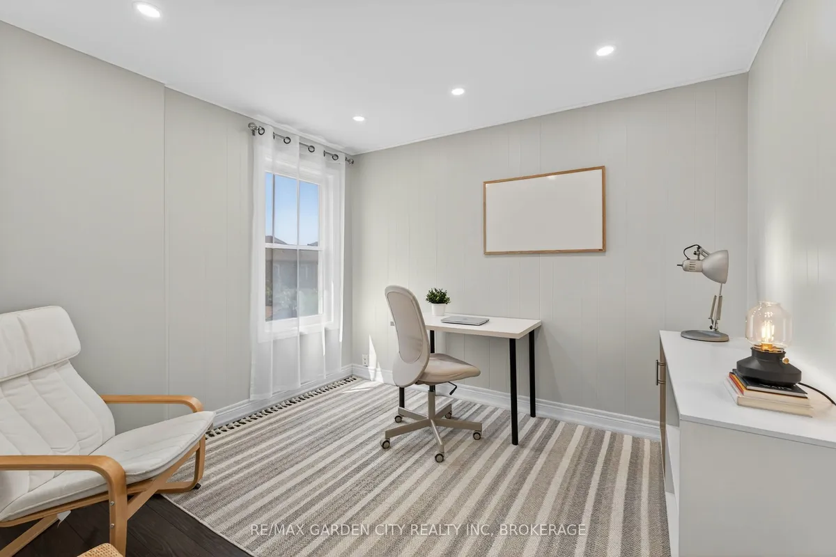 133 Connaught Avenue, ON L8L 6Z2