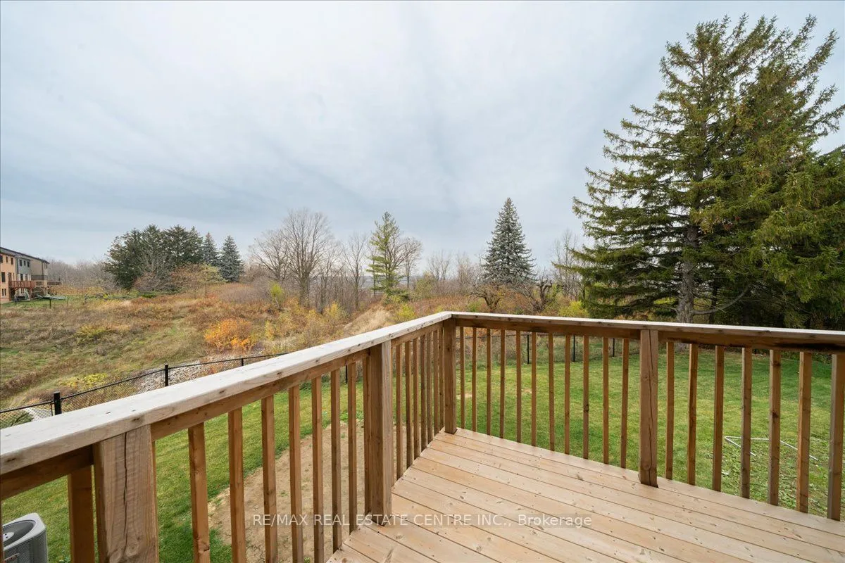 107 Cuesta Heights, ON L8J 0M2