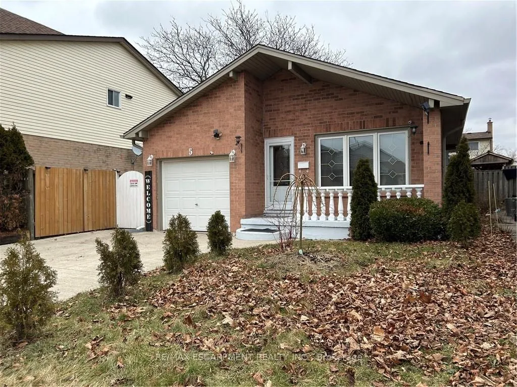 5 Twinoaks Crescent, ON L8J 2E6