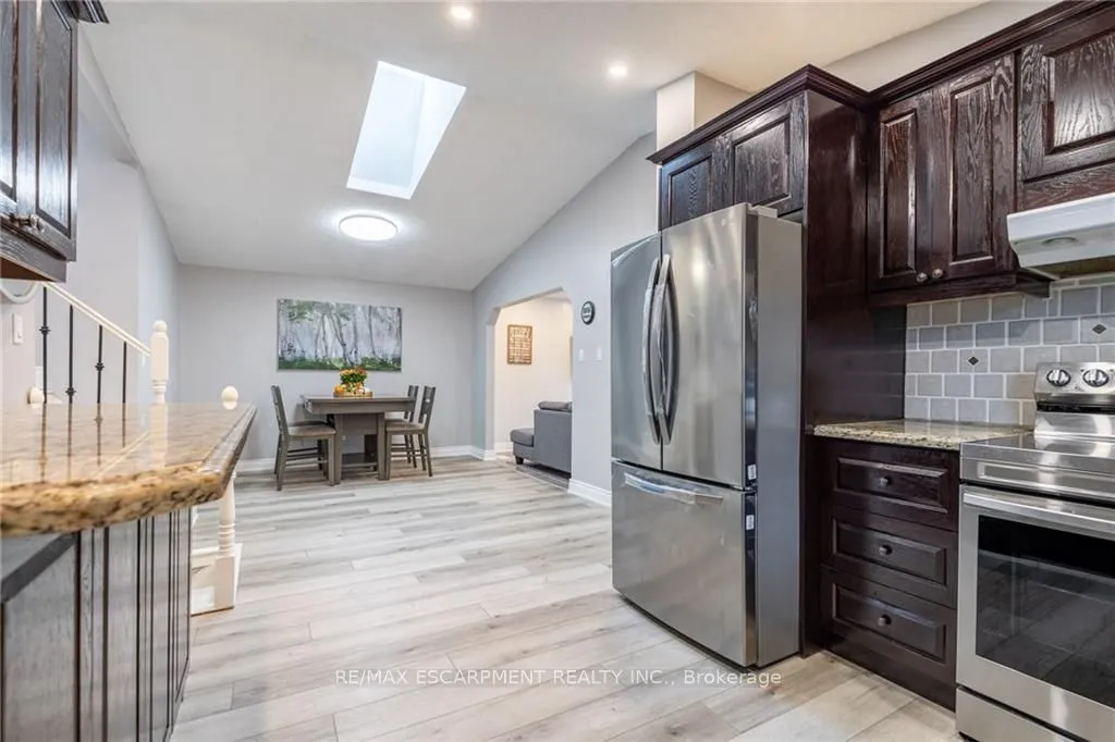 5 Twinoaks Crescent, ON L8J 2E6