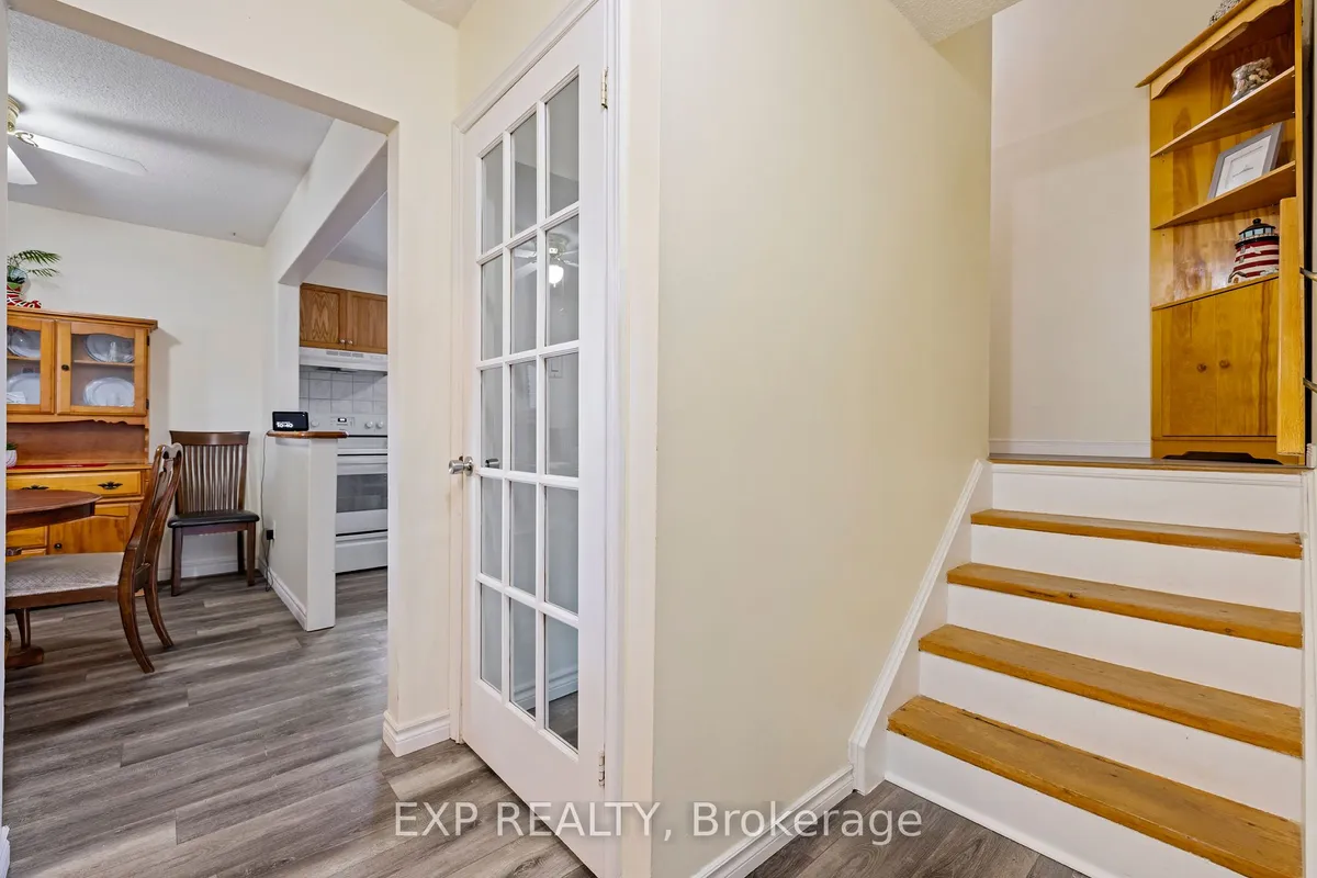 9 Cleveland Place, ON L8J 1M9