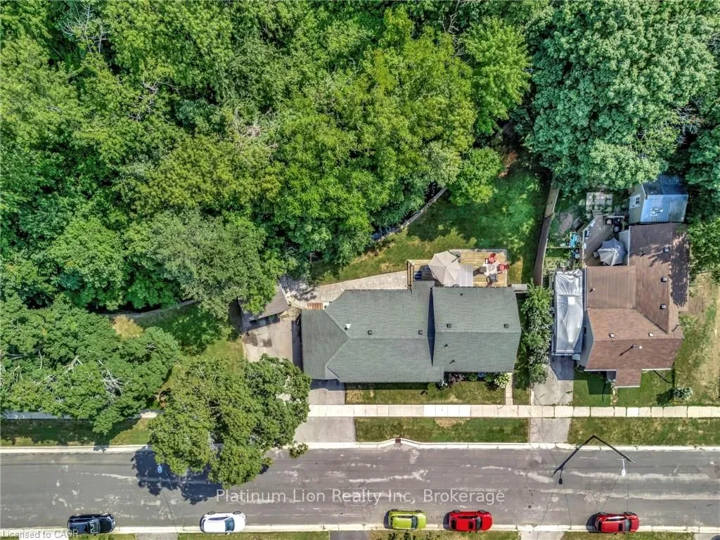 275 Talbot Street, ON N3Y 3X2