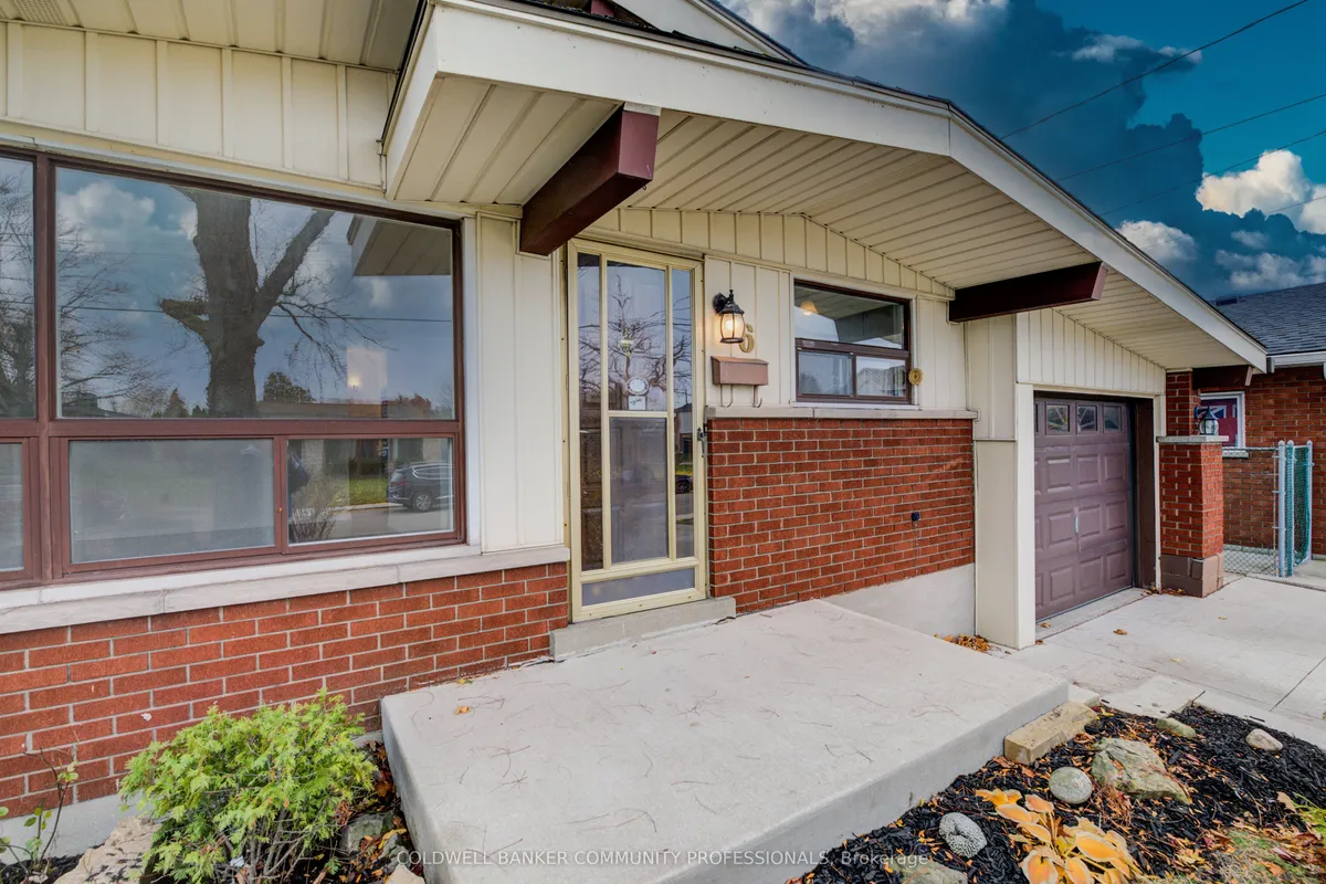 6 Jasmine Street, ON L8V 2M9