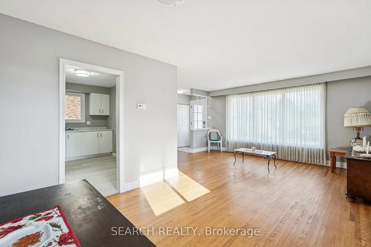 16 Green Meadow Way, ON L9H 3Z3