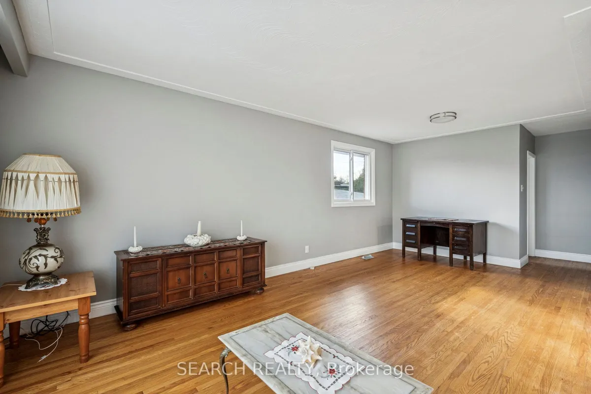 16 Green Meadow Way, ON L9H 3Z3