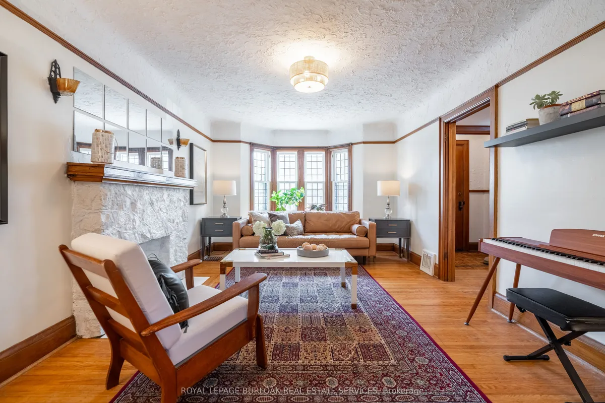 26 Weir Street, ON L8K 3A1