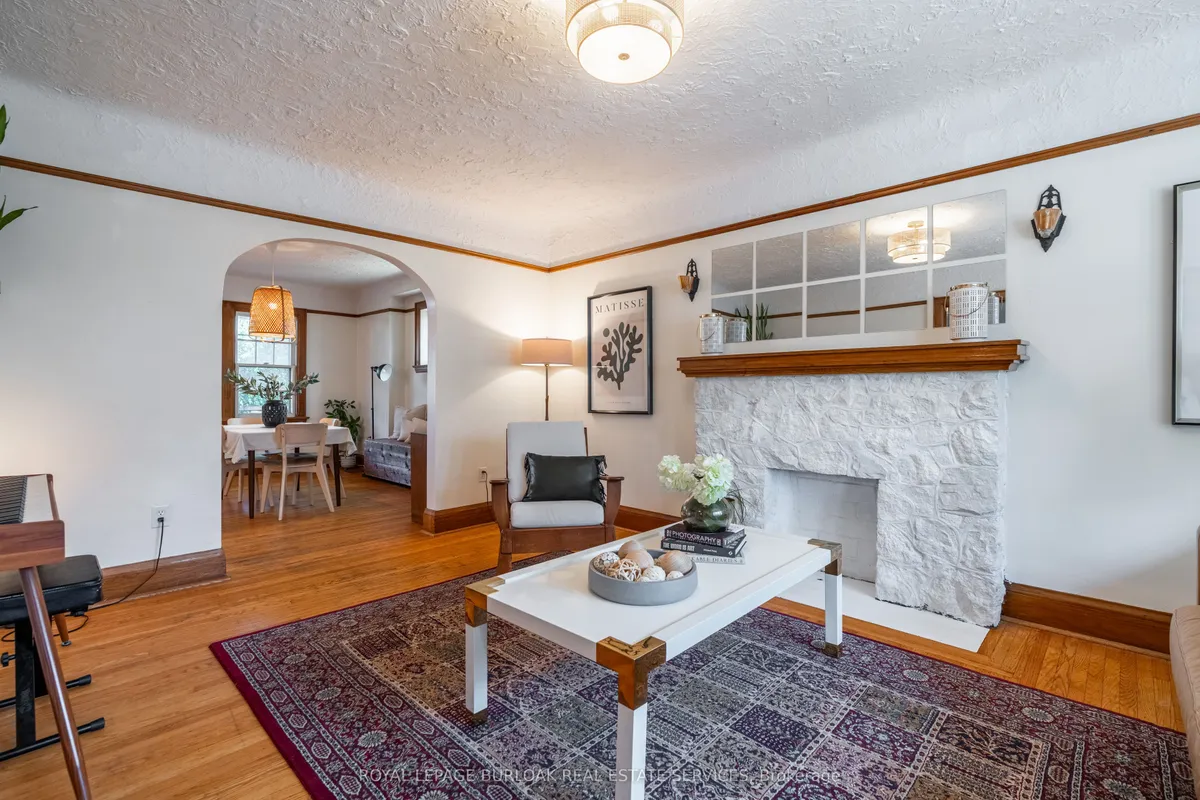 26 Weir Street, ON L8K 3A1