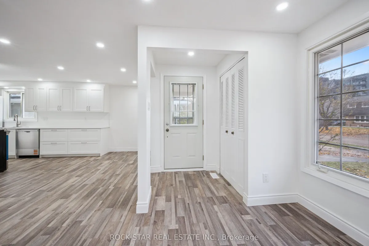 118 Selkirk Drive, ON N2E 1M4