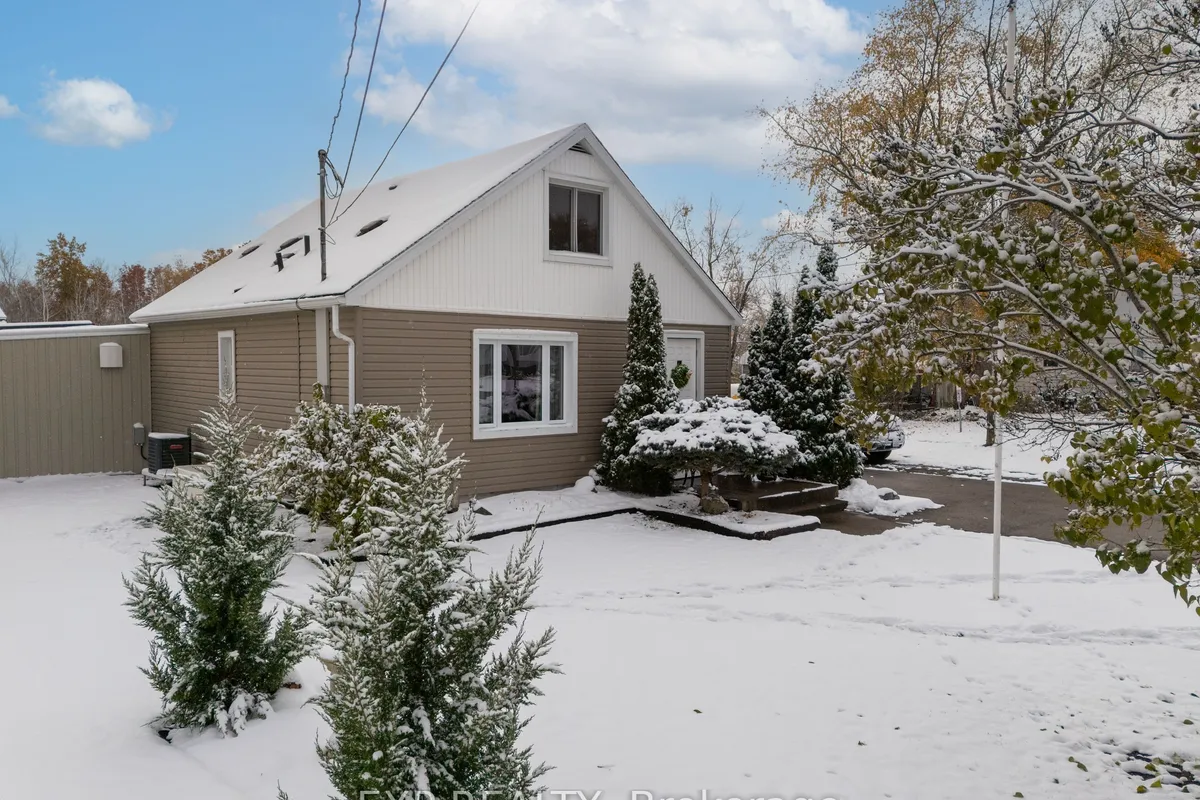 742 Broadway Street, ON L3C 5M8