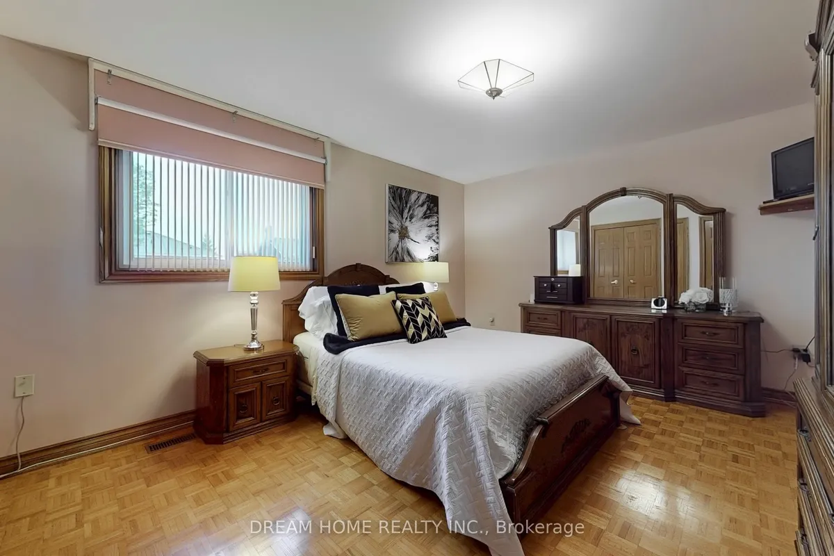 7737 Mount Carmel Boulevard, ON L2H 2Y3