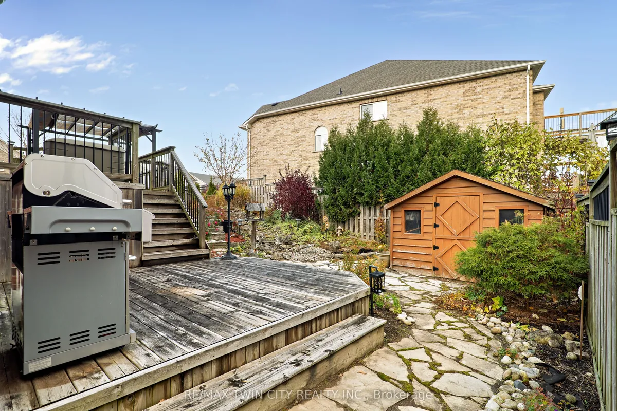 224 Ridgemere Court, ON N2P 2V5