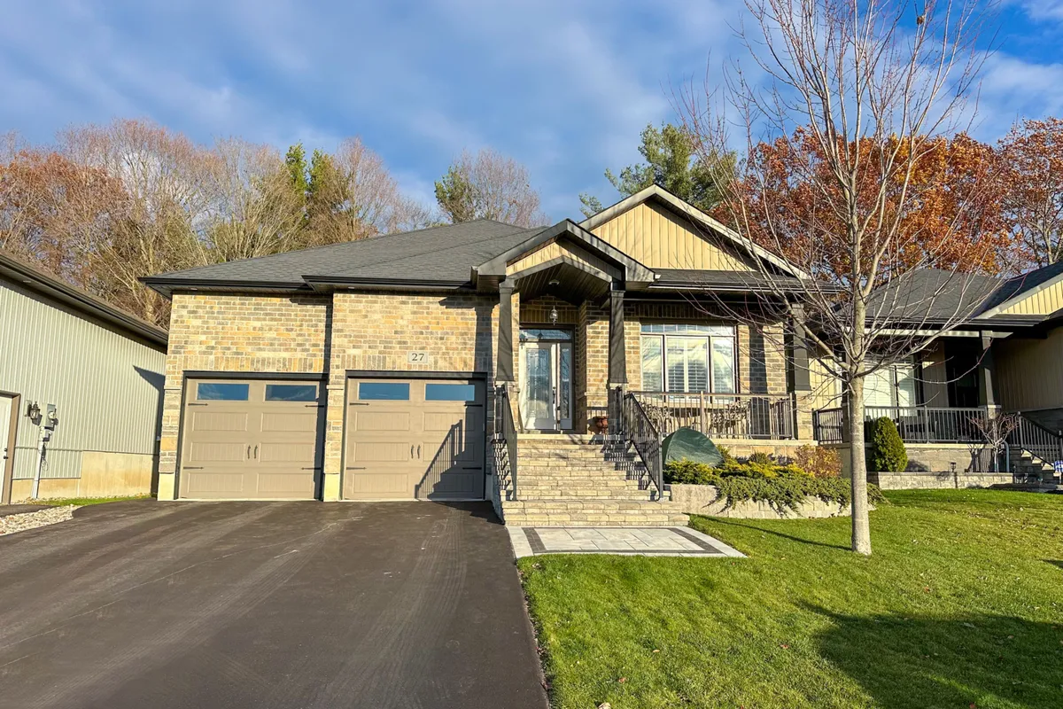 27 Autumn Grove, ON K8V 0G9