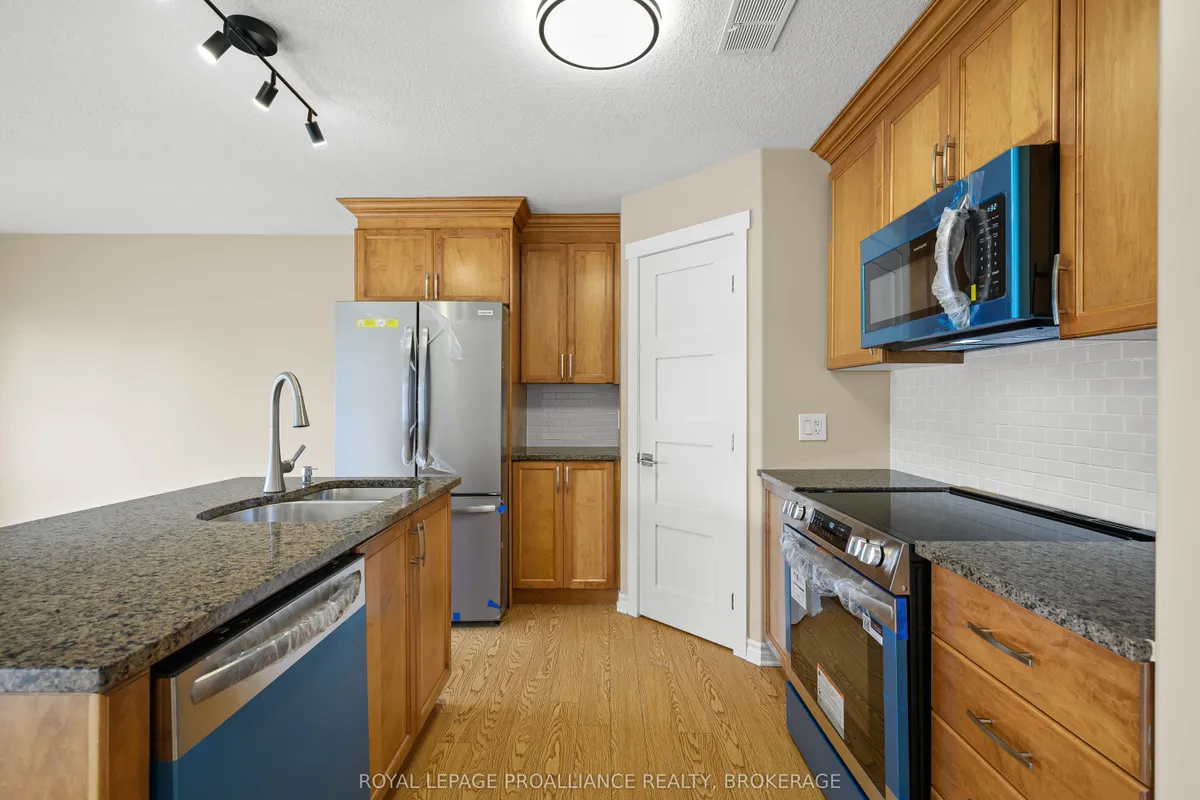 909 Blossom Street, ON K7P 0N2