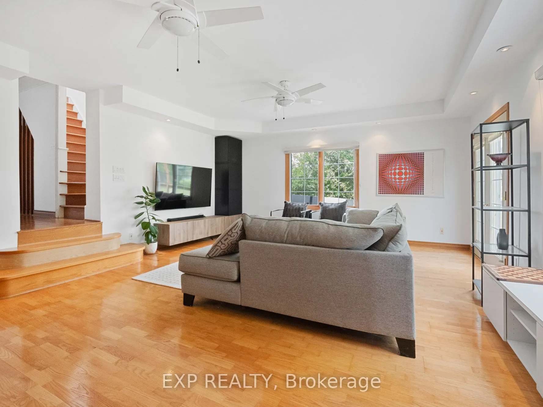 Detached living room at 3446 Black Creek Road Fort Erie