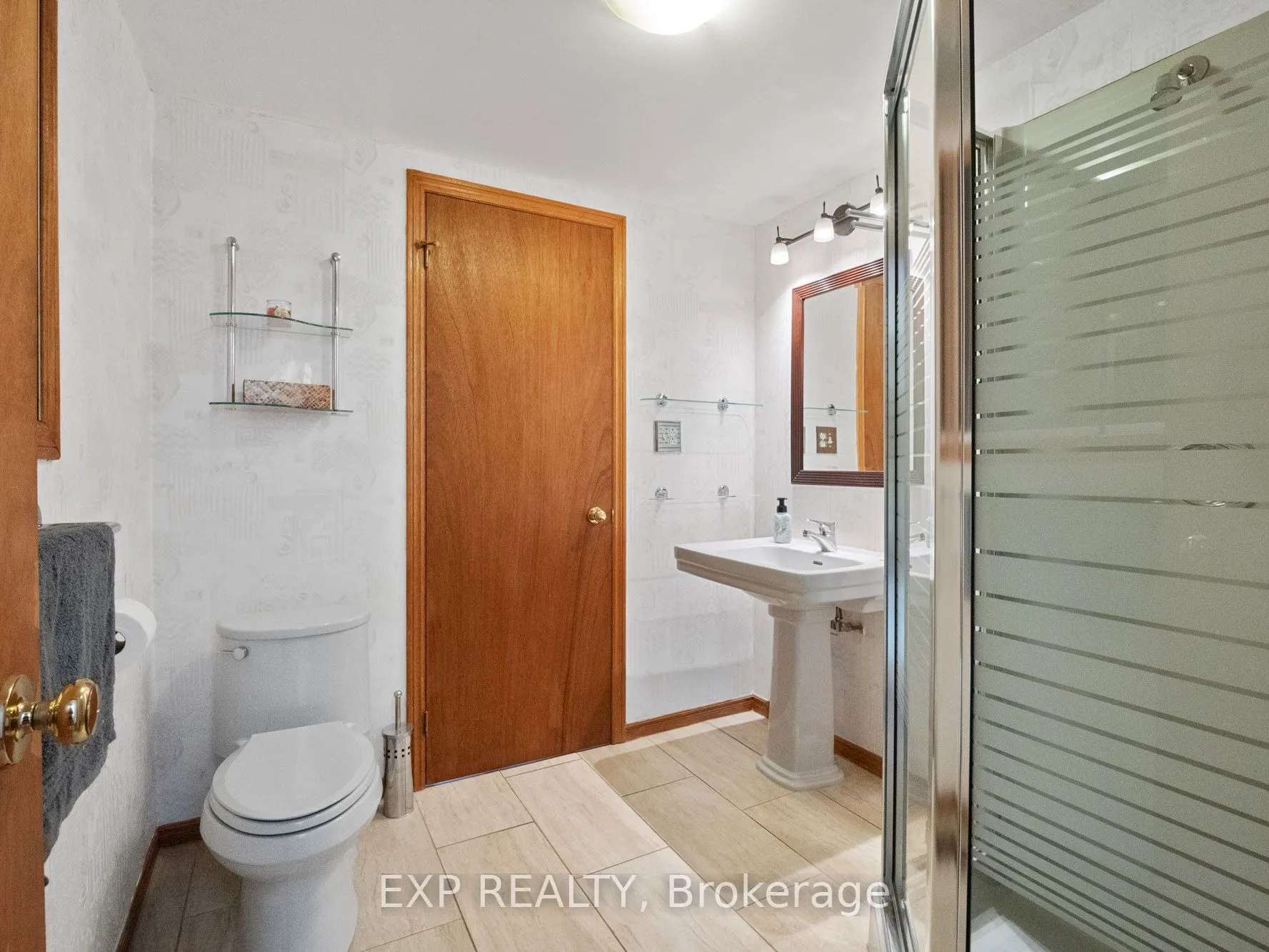 Detached interior view at 3446 Black Creek Road Fort Erie