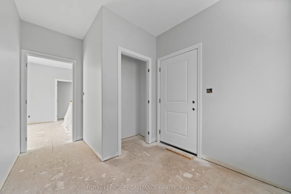 15 Andrew Crescent, ON K8V 0K1