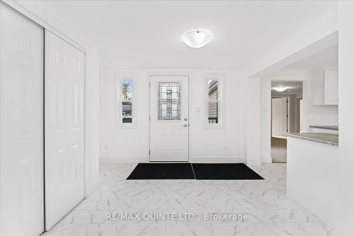 27 Purdy Street, ON K8P 1Y8