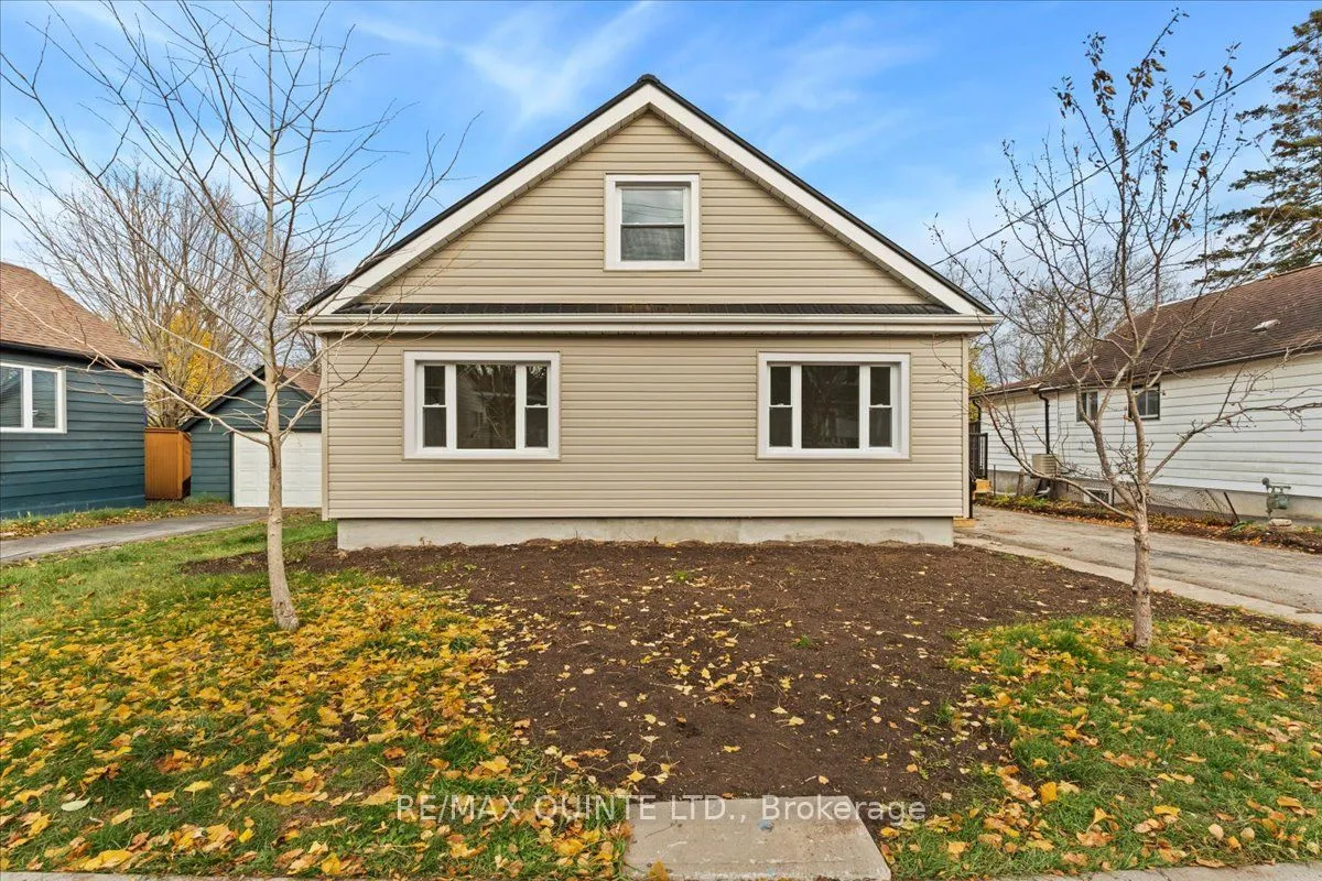 27 Purdy Street, ON K8P 1Y8