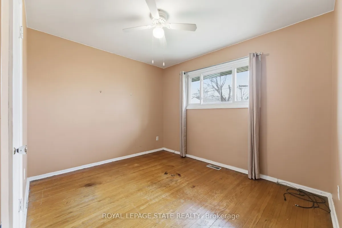 144 Hoover Crescent, ON L9A 3H3