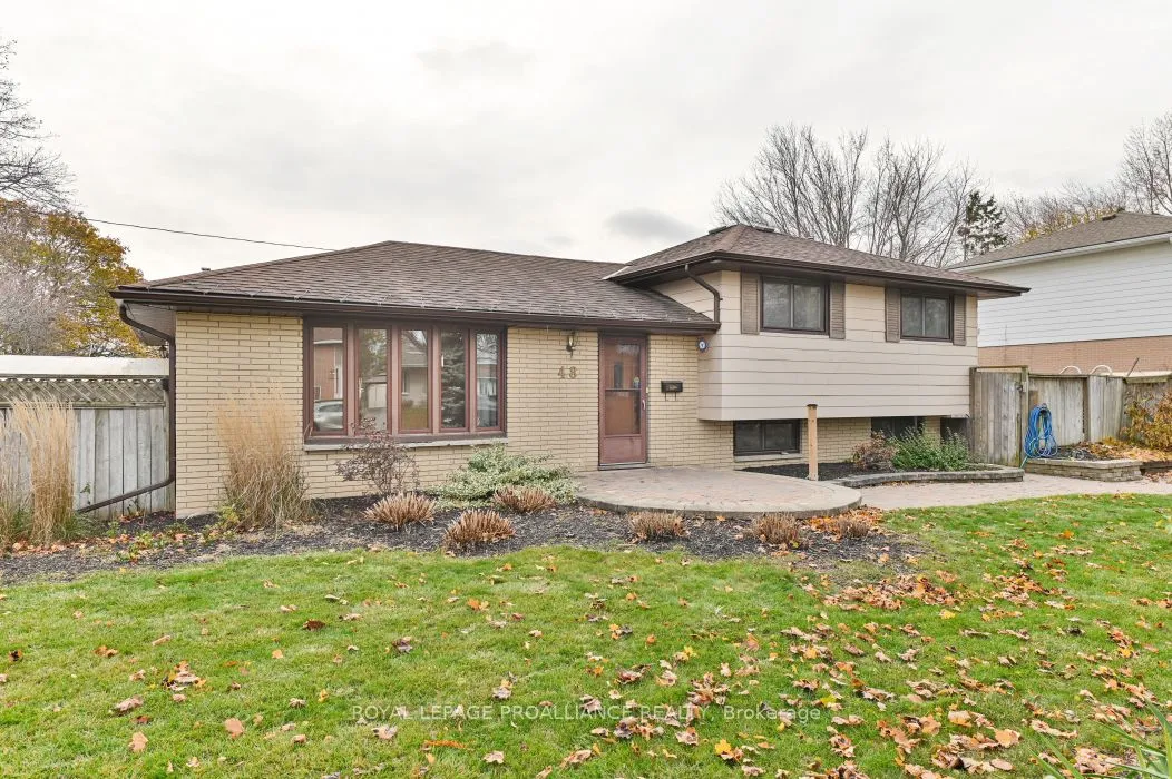 48 Janlyn Crescent, ON K8N 1L2