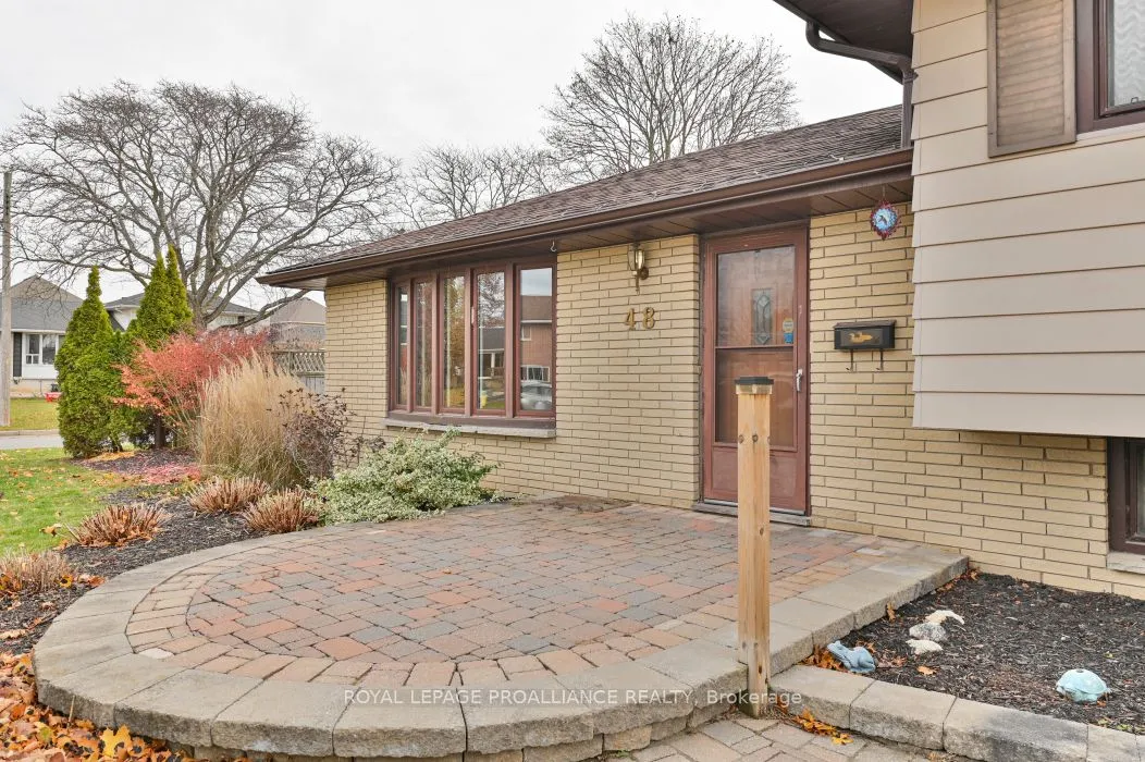 48 Janlyn Crescent, ON K8N 1L2