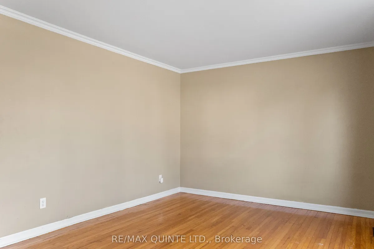 329 Bridge Street, ON K8N 1P5