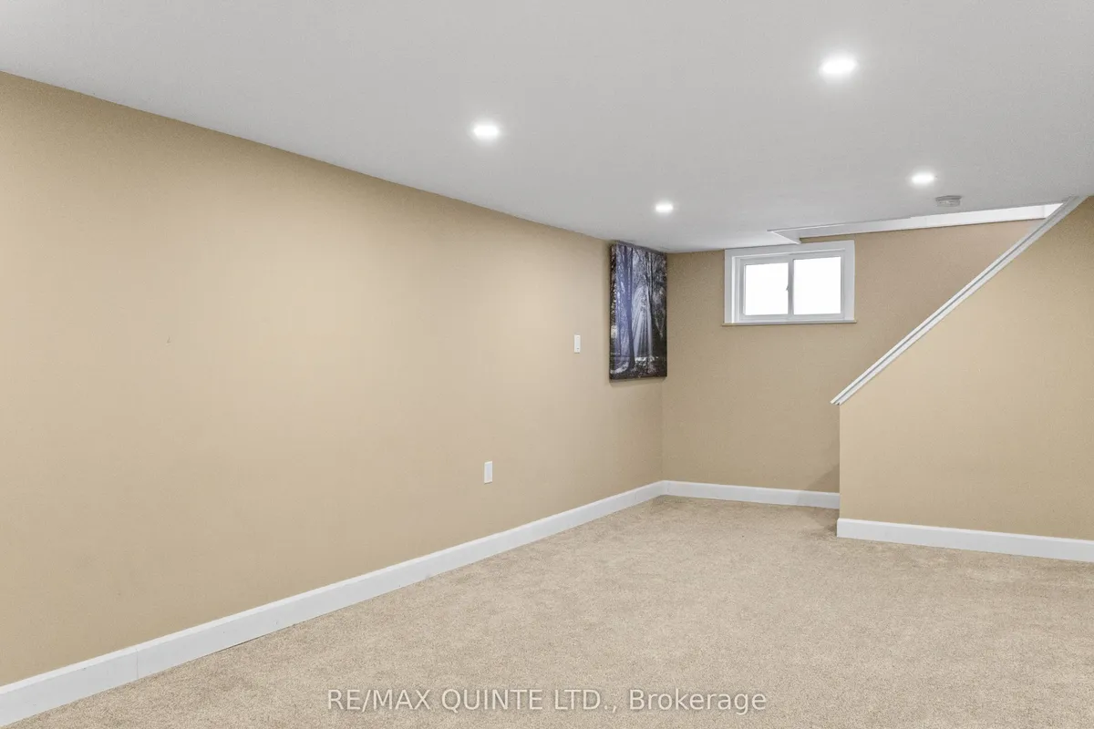 329 Bridge Street, ON K8N 1P5