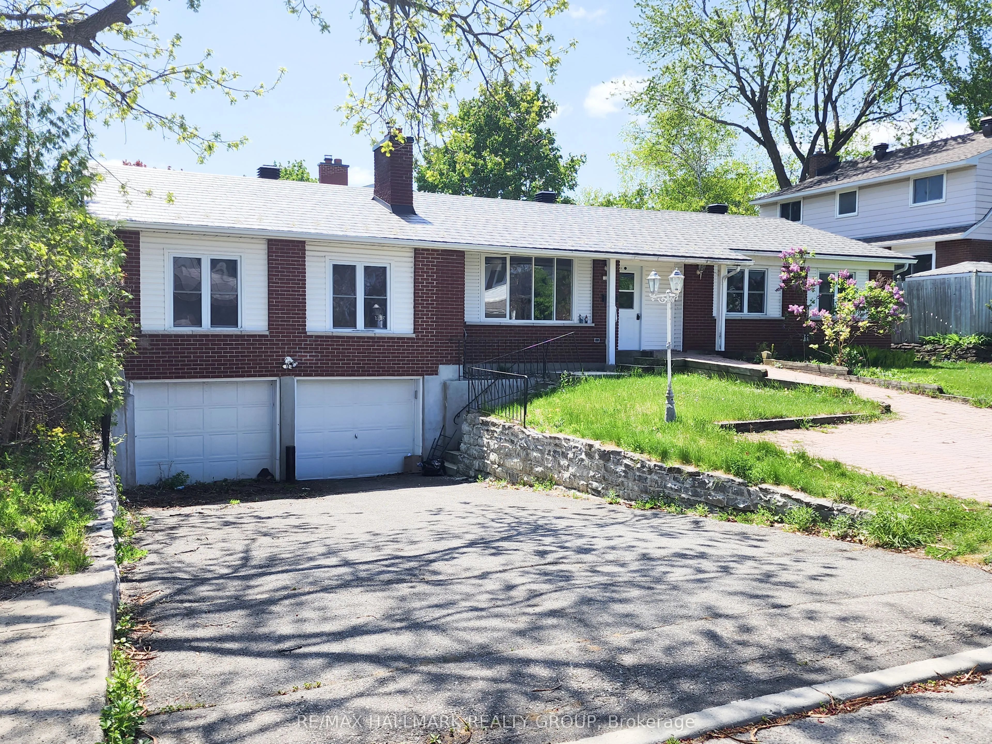 14 Roberta Crescent, ON K2J 1G6