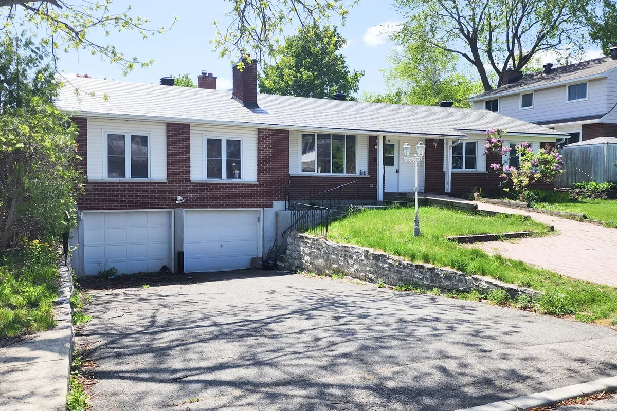 14 Roberta Crescent, ON K2J 1G6