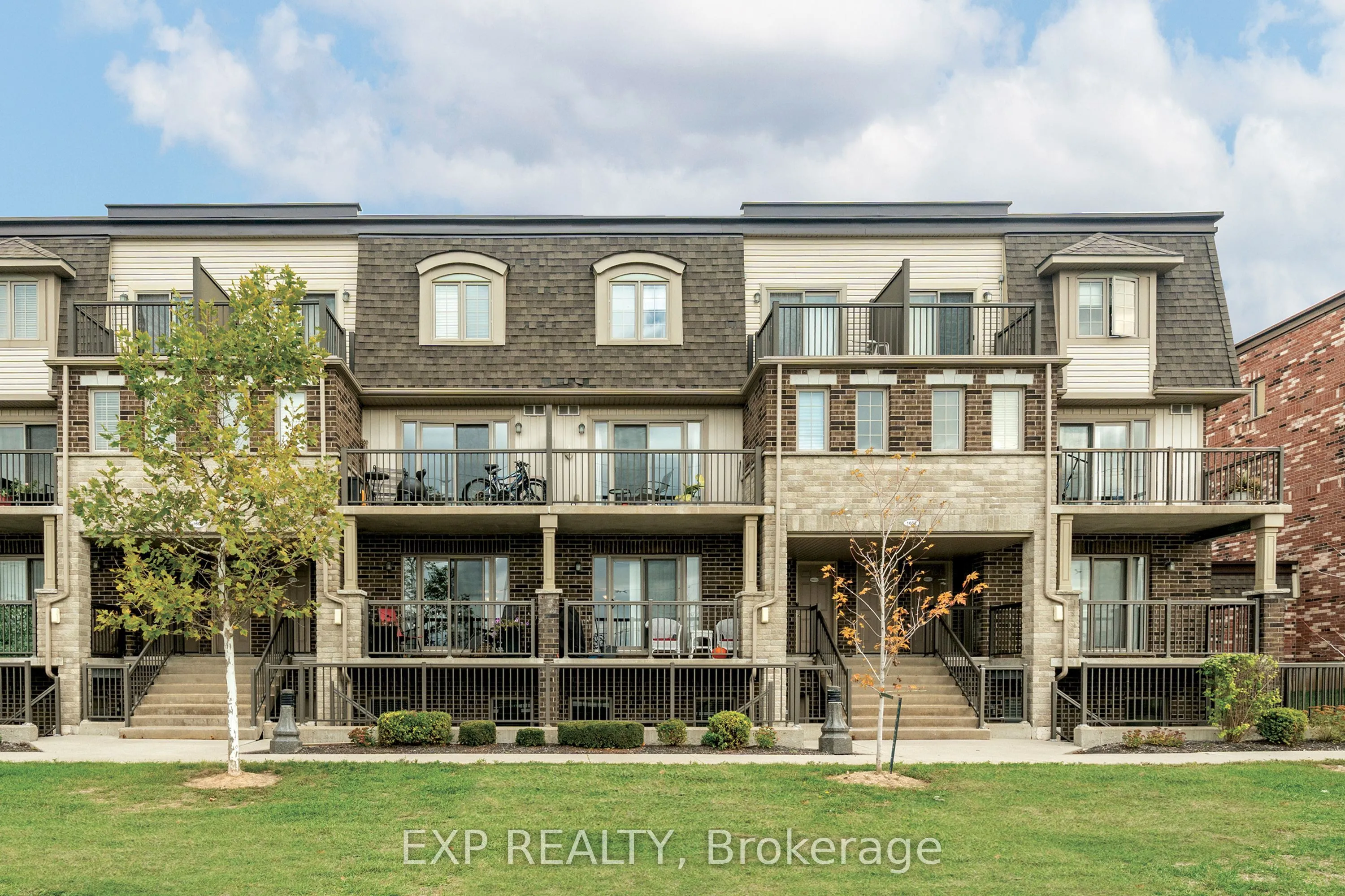 Condo Townhouse 2 bedroom 1 bathroom at 1662 Fischer Hallman Road in Kitchener - MLS# X12555802