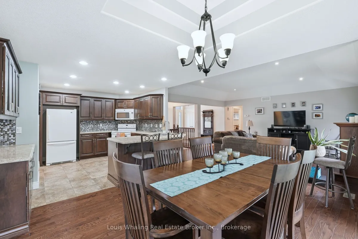 405 2nd Street, ON N4N 3T9