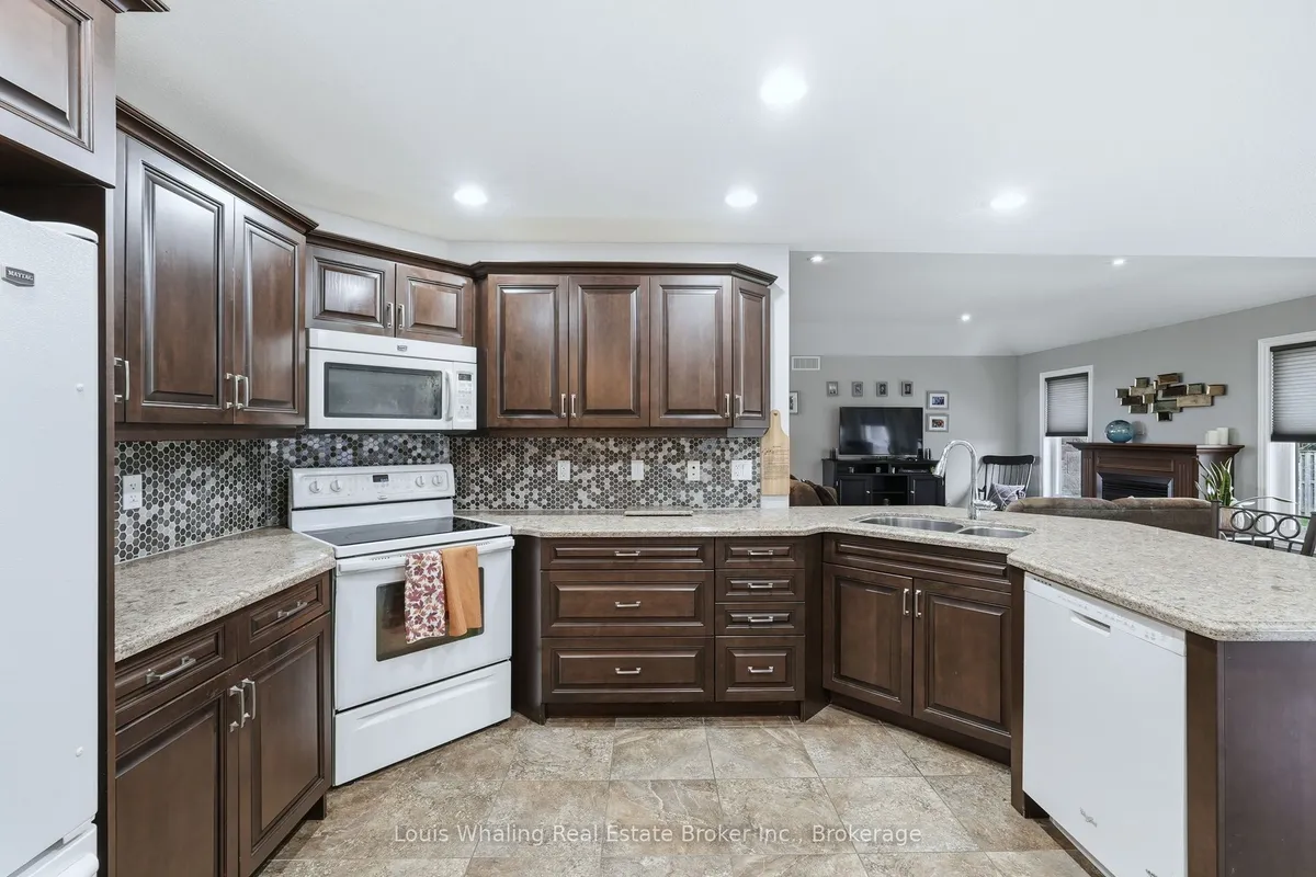 405 2nd Street, ON N4N 3T9