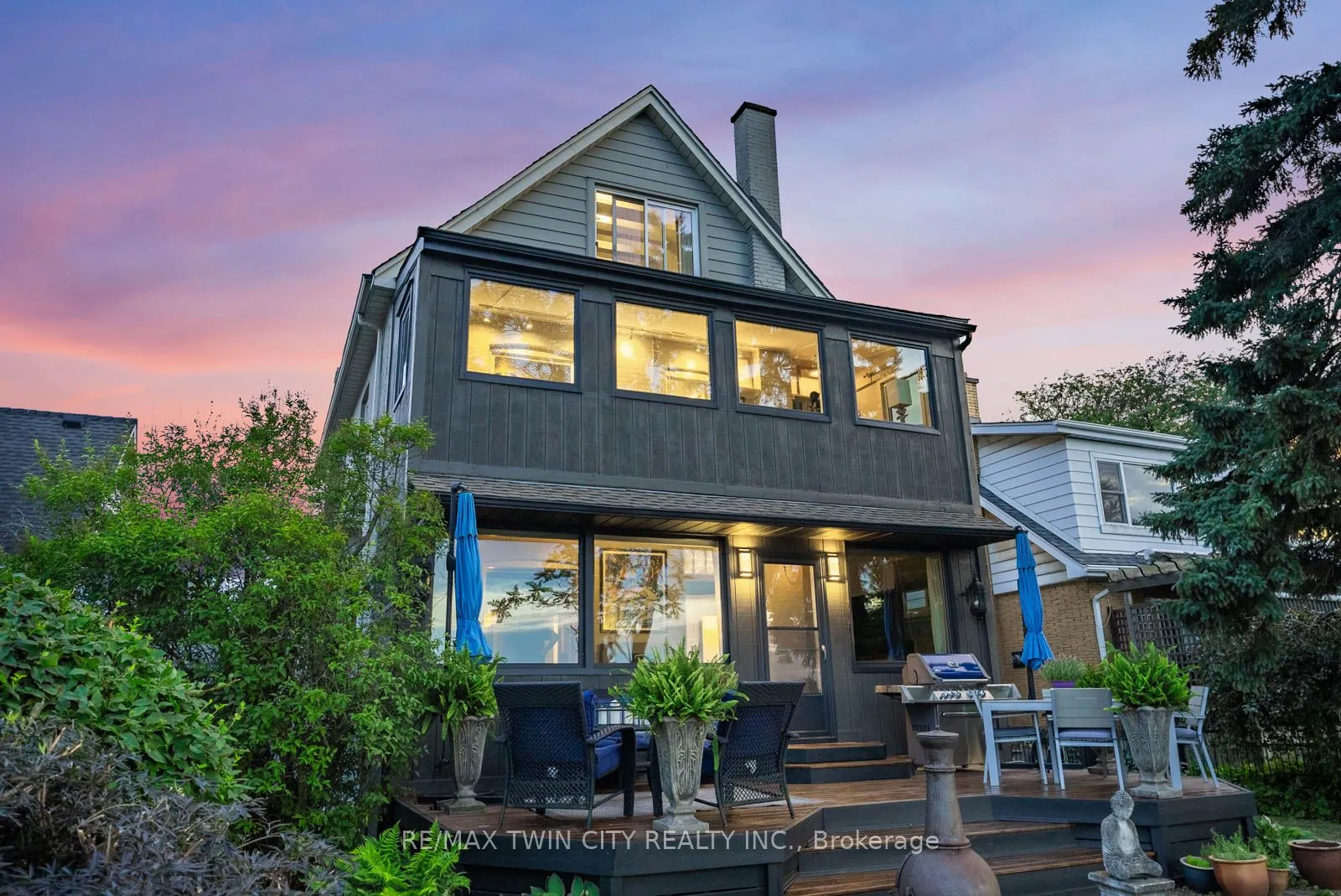 47 Mountain Park Avenue, ON L9A 1A1