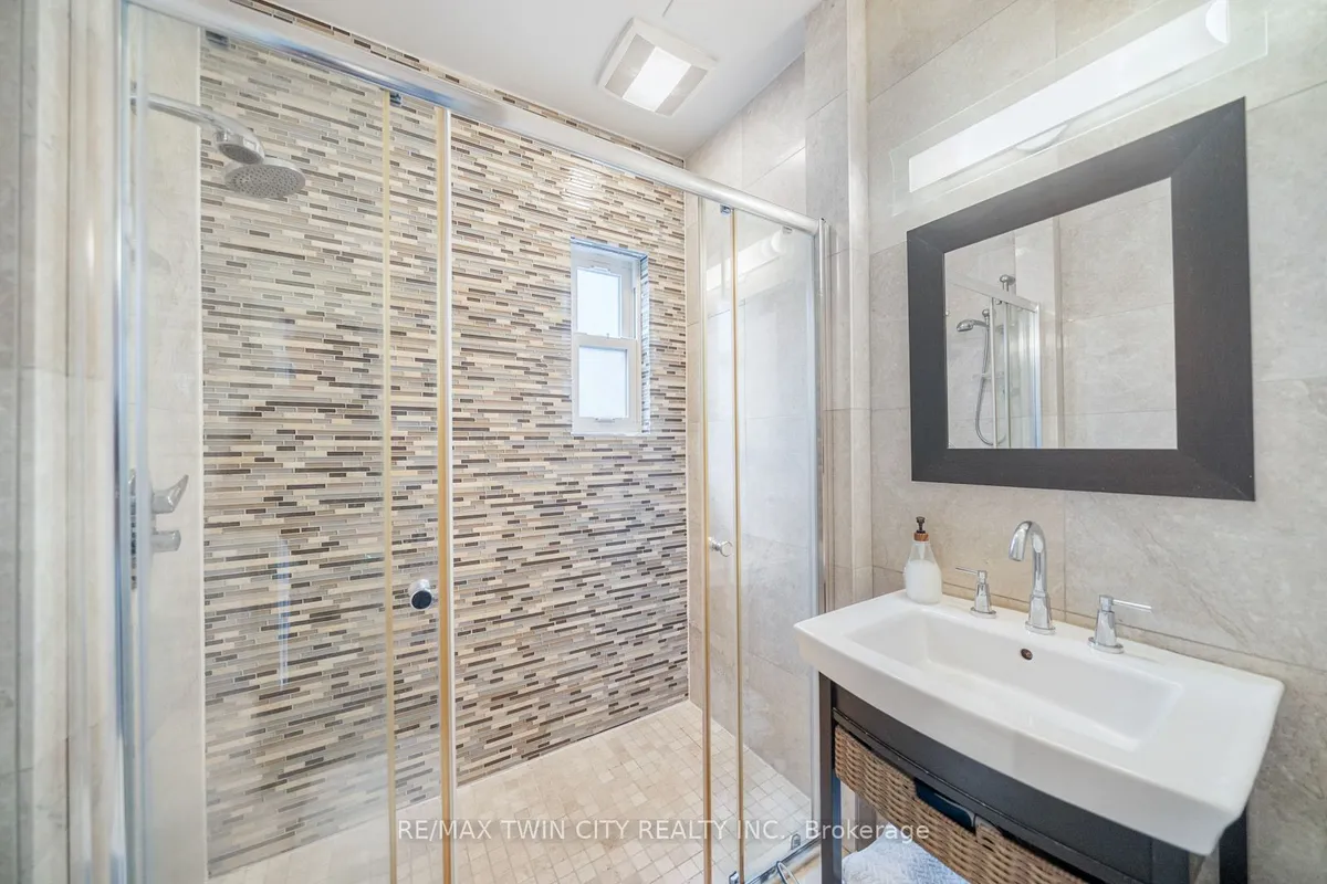 47 Mountain Park Avenue, ON L9A 1A1