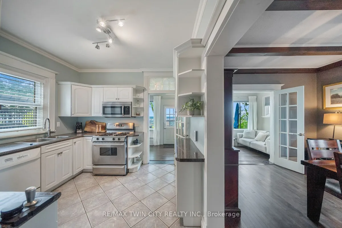 47 Mountain Park Avenue, ON L9A 1A1