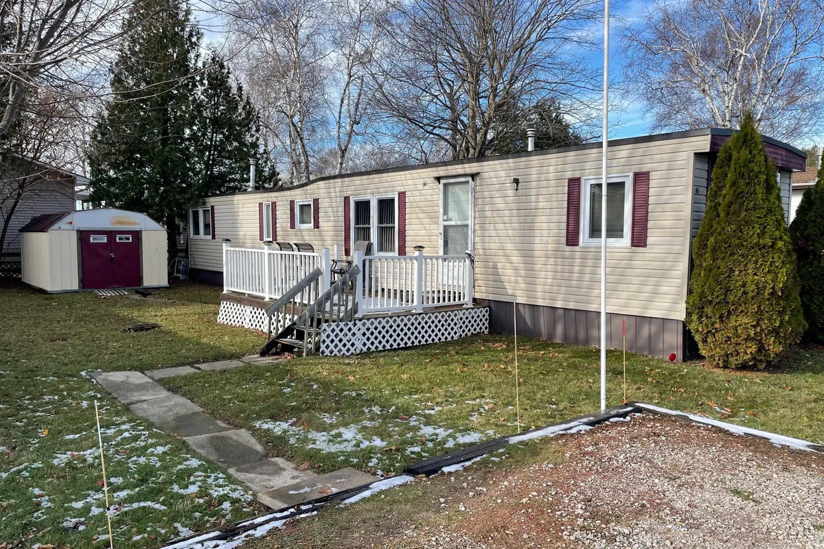 45 Cherokee Lane, ON N7A 3Y2