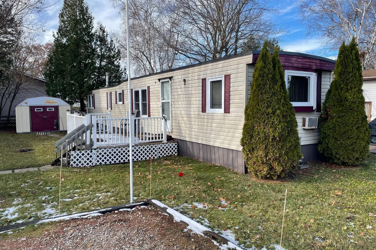 45 Cherokee Lane, ON N7A 3Y2