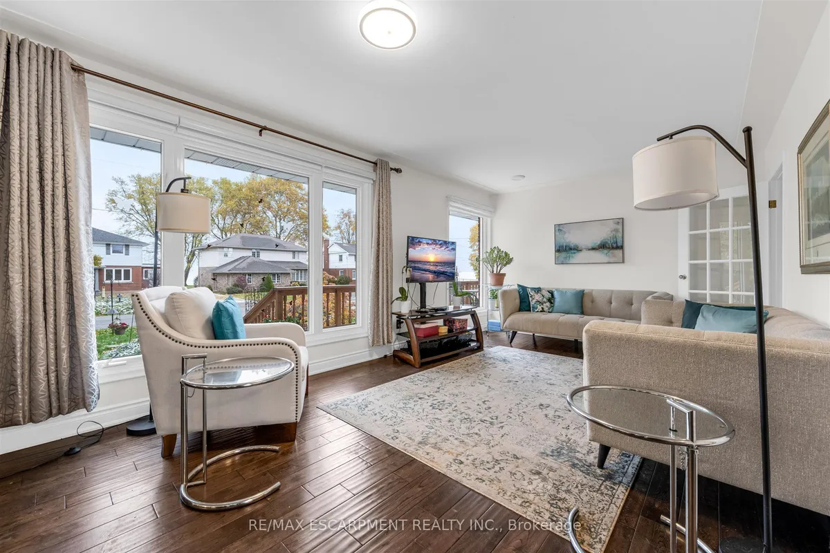 21 Lakeside Drive, ON L3M 2K9