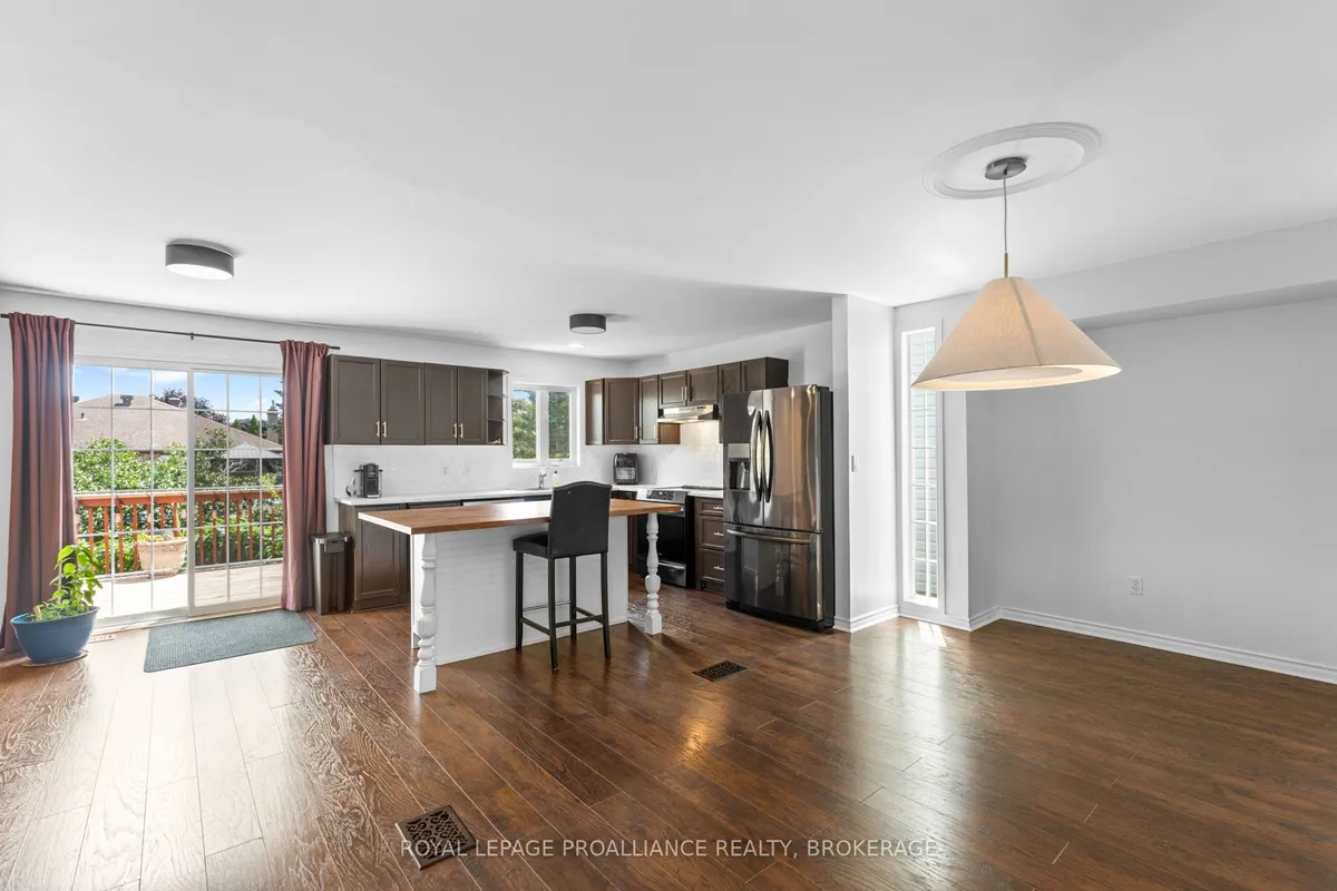 343 Sunrise Crescent, ON K7M 8A5