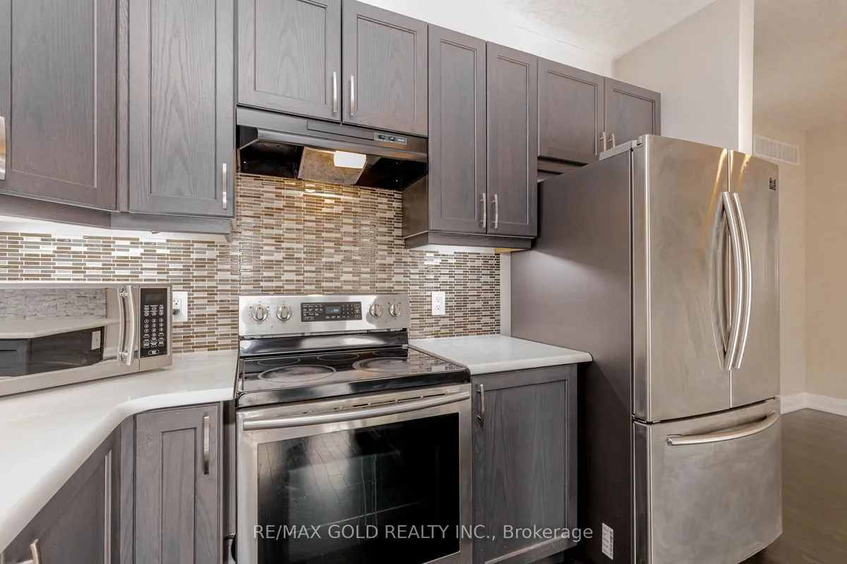 352 Sedgewood Street, ON N2P 0H9