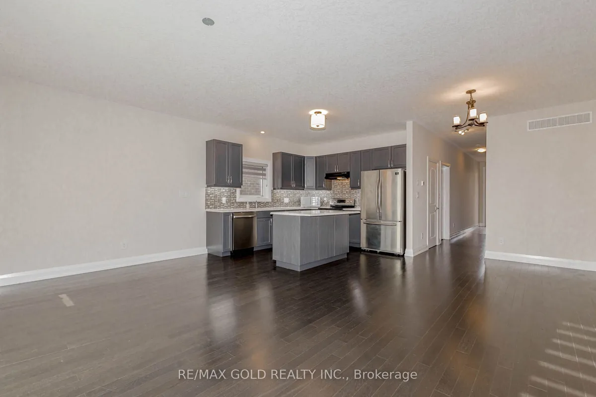 352 Sedgewood Street, ON N2P 0H9