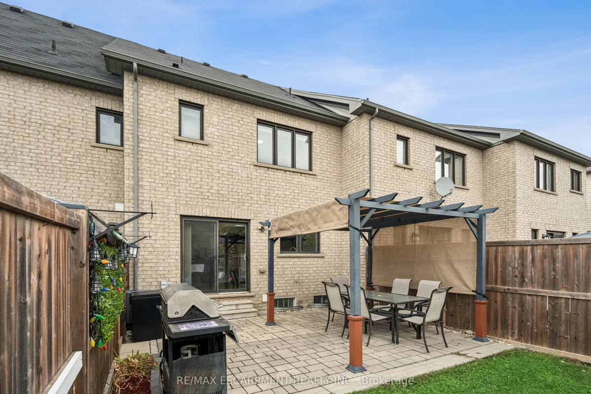 12 Crafter Crescent, ON L8J 0H6