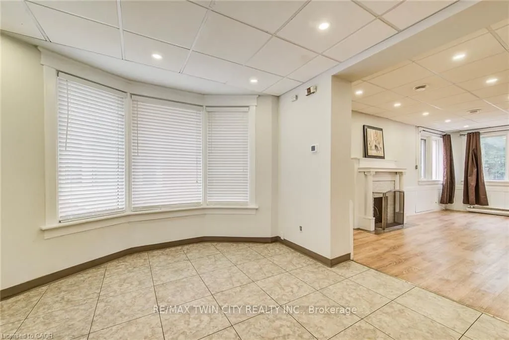 19 Schneider Avenue, ON N2G 1K7