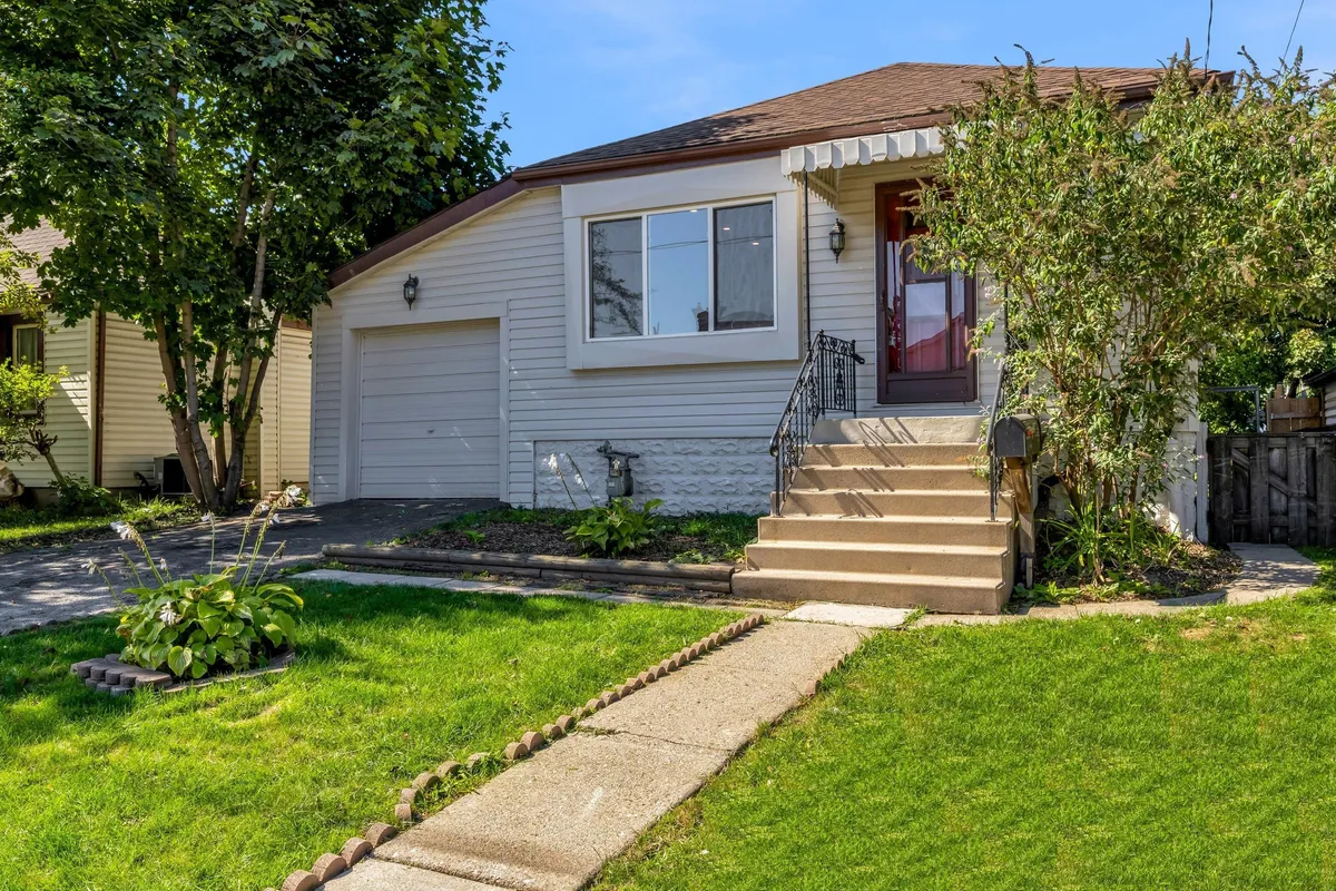 753 Burgess Avenue, ON L8H 6J5