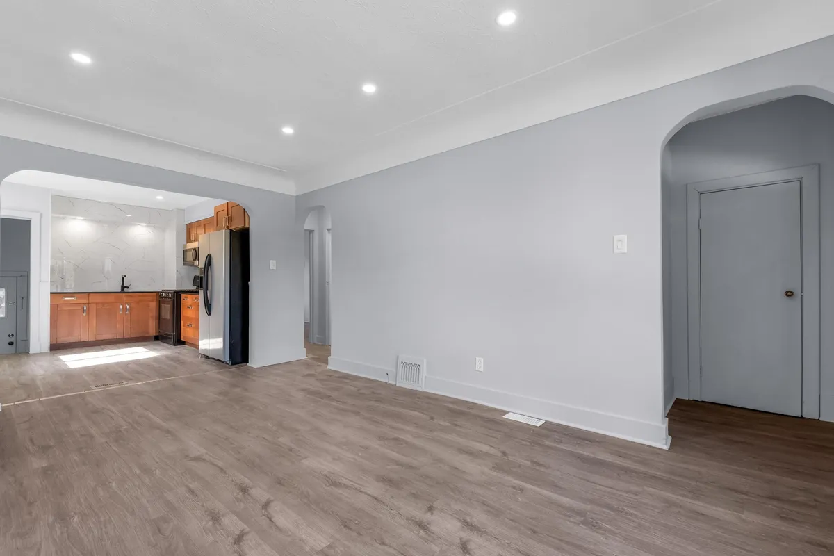 753 Burgess Avenue, ON L8H 6J5